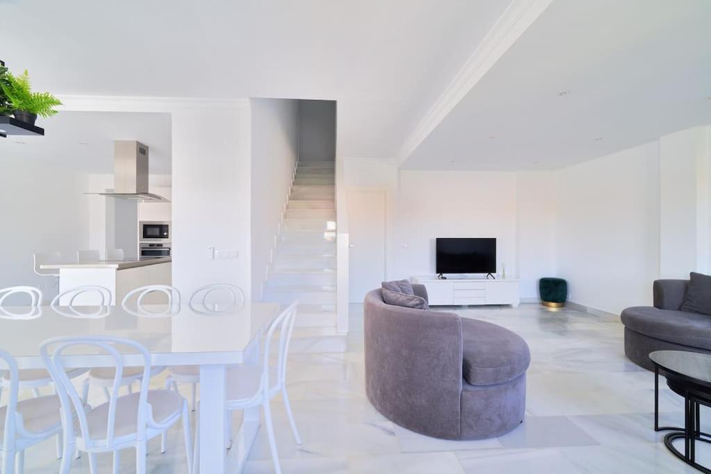 מארבלה Superbe Appartement Avec Jaccuzi מראה חיצוני תמונה
