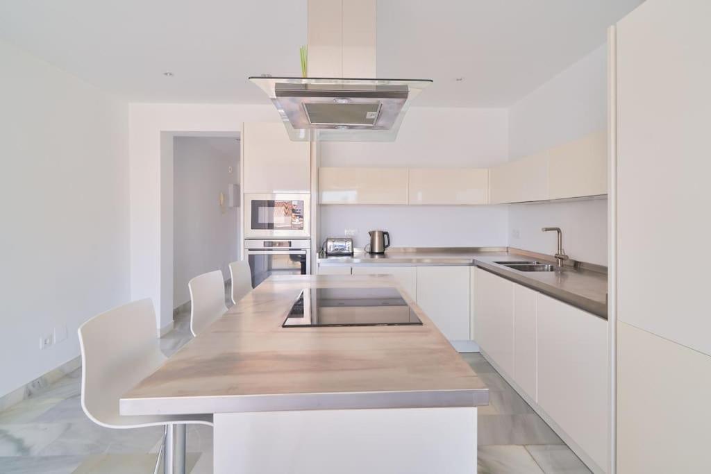 מארבלה Superbe Appartement Avec Jaccuzi מראה חיצוני תמונה